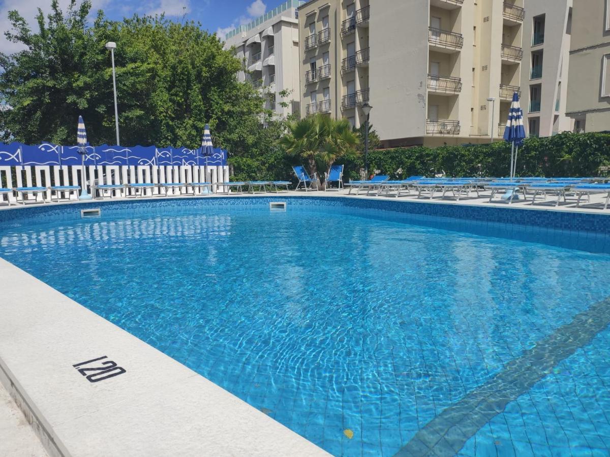 קאטוליקה Hotel Senior מראה חיצוני תמונה