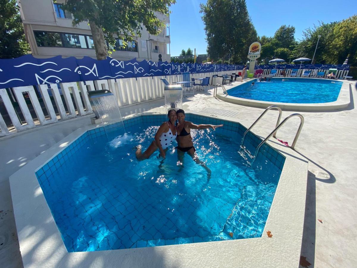 קאטוליקה Hotel Senior מראה חיצוני תמונה