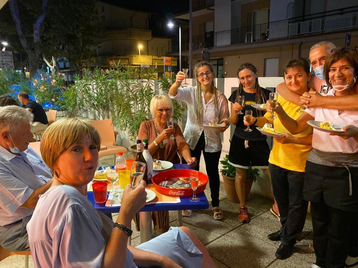 קאטוליקה Hotel Senior מראה חיצוני תמונה