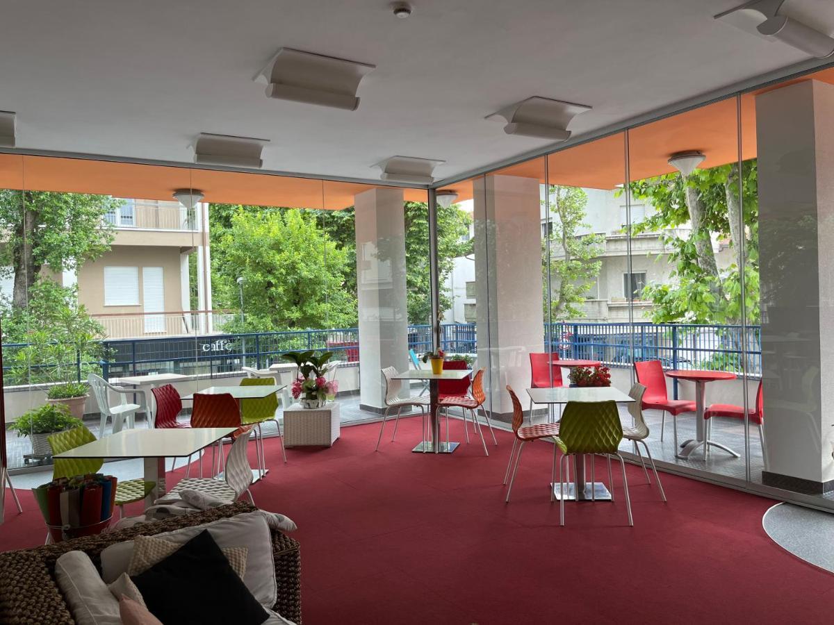 קאטוליקה Hotel Senior מראה חיצוני תמונה